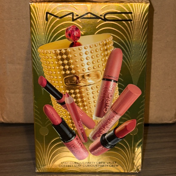 MAC Stay Curious Party Crew Vault | BNIB Not used or Swatched - Picture 4 of 4